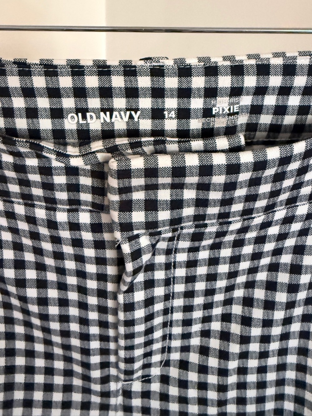 Old Navy Black and White Gingham Pixie Pants - Picture 3 of 4